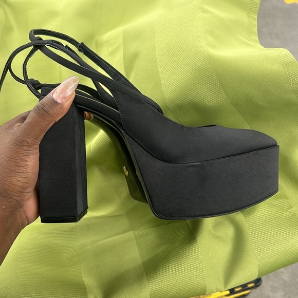 ZARA - Ankle strap heeled platform shoes - Picture 2 of 3